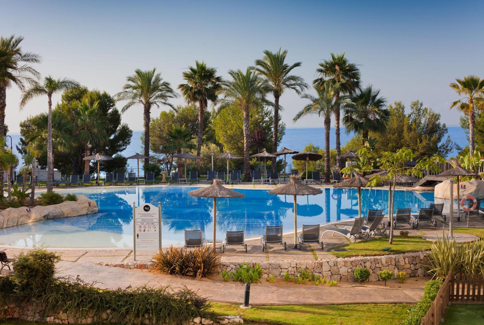 Sh Villa Gadea Altea Bagian luar foto Pool at the resort